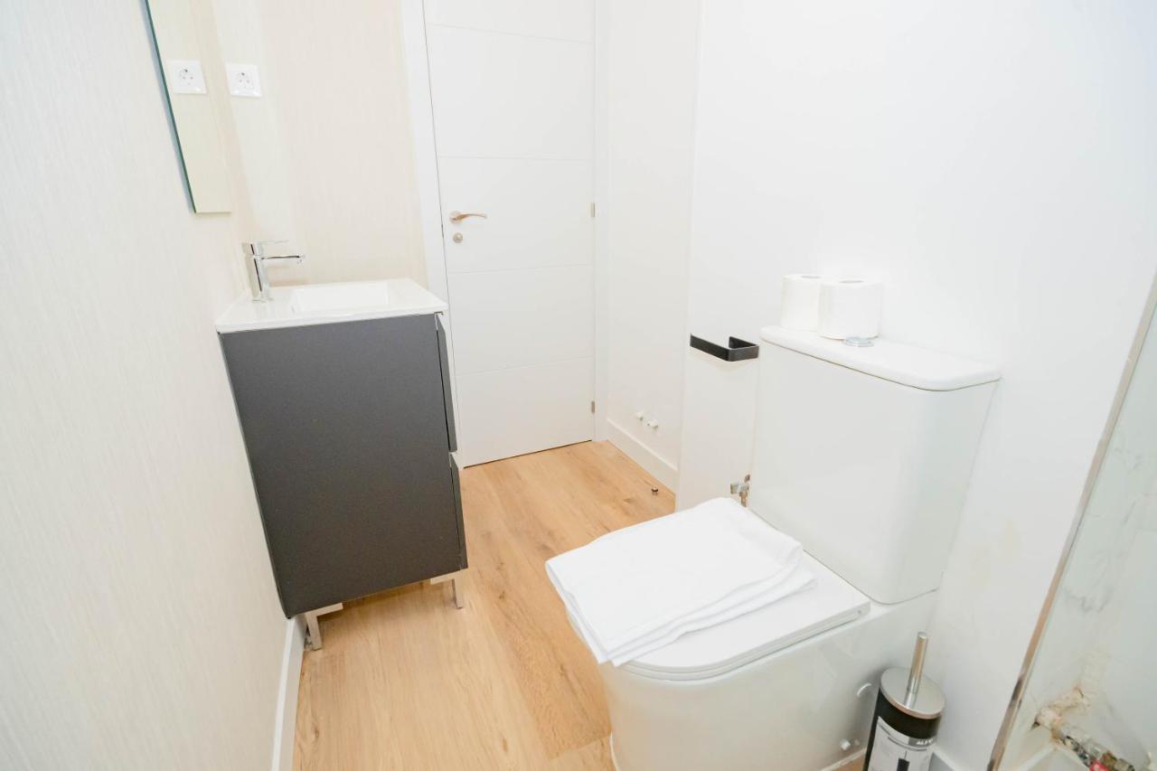 For Cozy And Charming 3-bedroom Temporal In Asr18 Apartment Madrid
