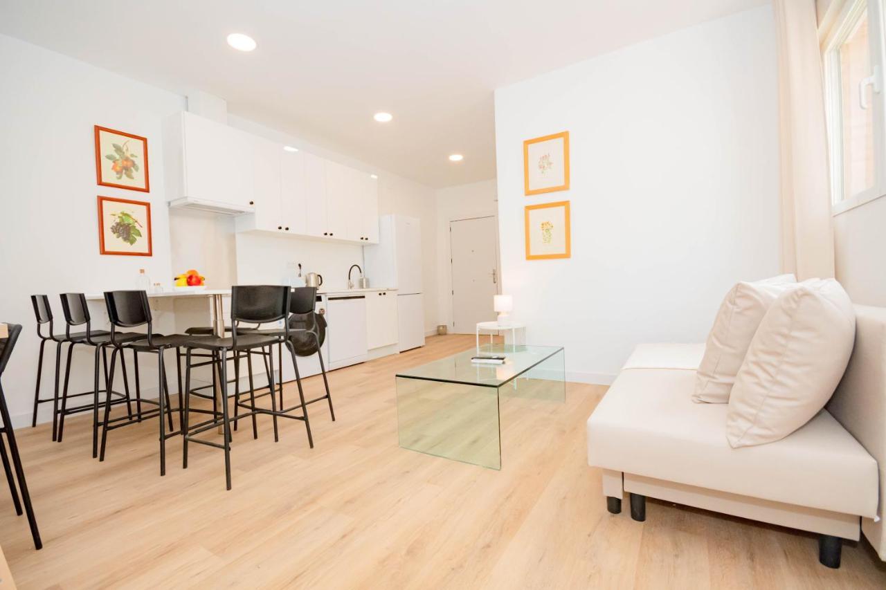 For Cozy And Charming 3-bedroom Temporal In Asr18 Apartment *