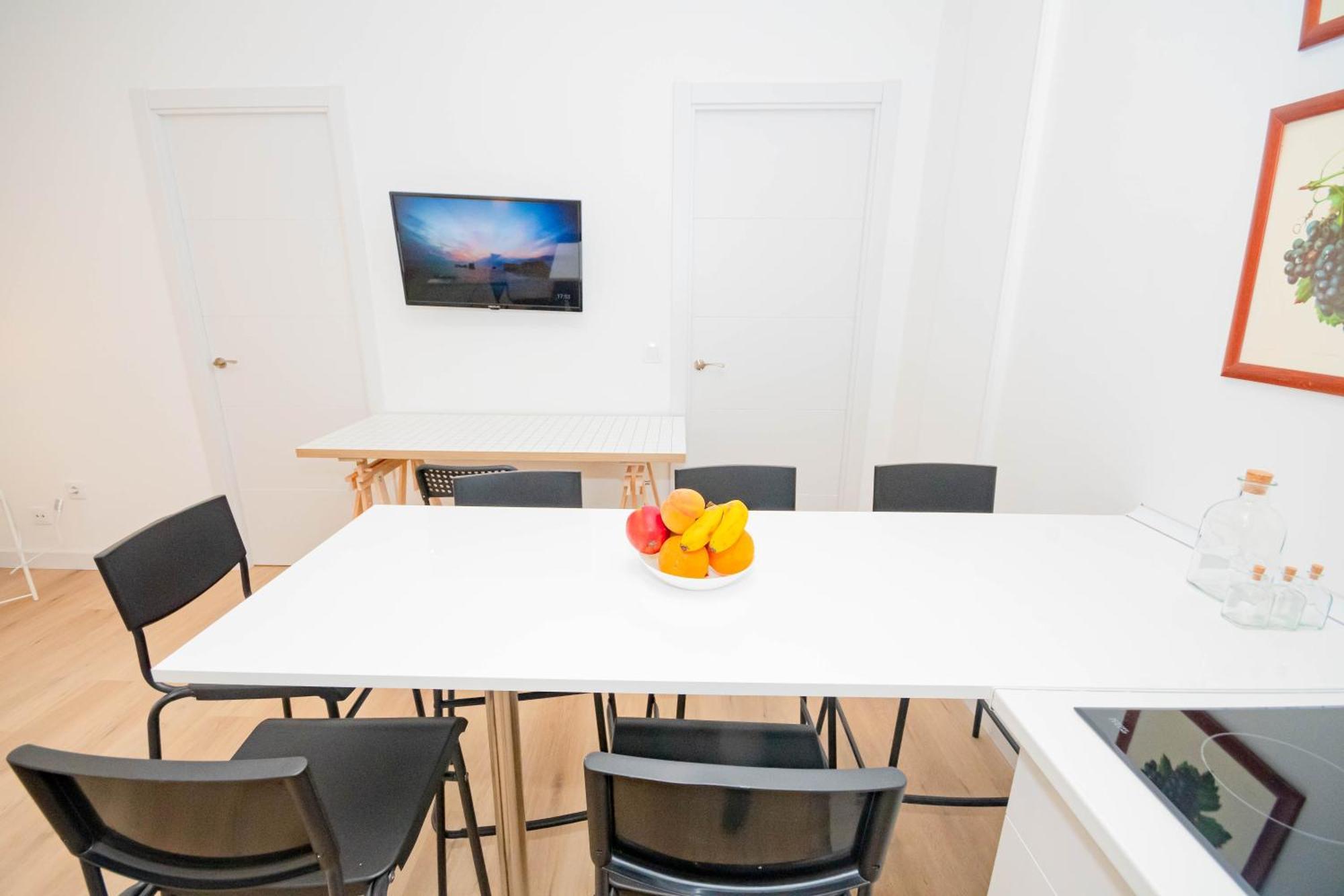 Apartment For Cozy And Charming 3-bedroom Temporal In Asr18